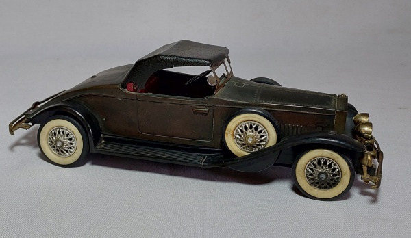 Antigo Rádio AM - No formato de Carinho ROLLS ROYCE em metal e