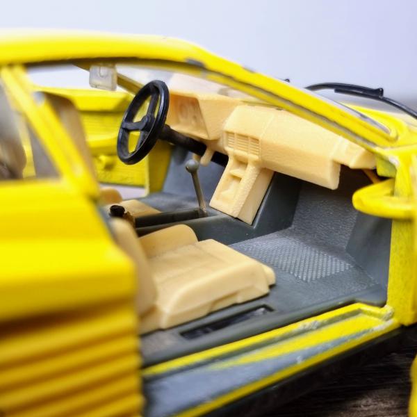 BBURAGO - Ferrari Testarossa (1984) na cor amarela - Es