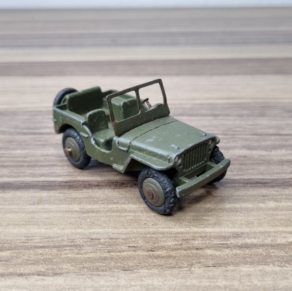 Dinky Toys - 1:43 - AML Panhard - Jeep sans chauffeur