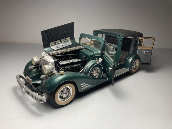 1933 V16 Cadillac Town Car Verde Escala 1/16 Miniatura