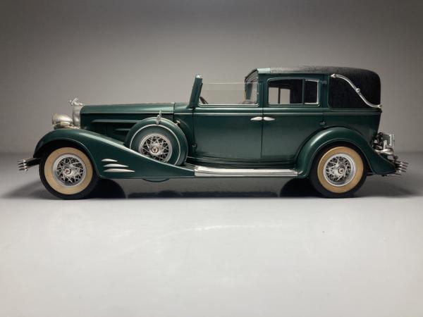 1933 V16 Cadillac Town Car Verde Escala 1/16 Miniatura