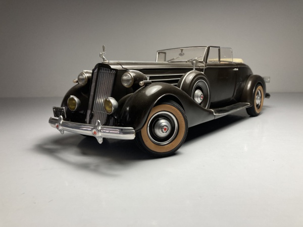 1933 V16 Cadillac Town Car Verde Escala 1/16 Miniatura