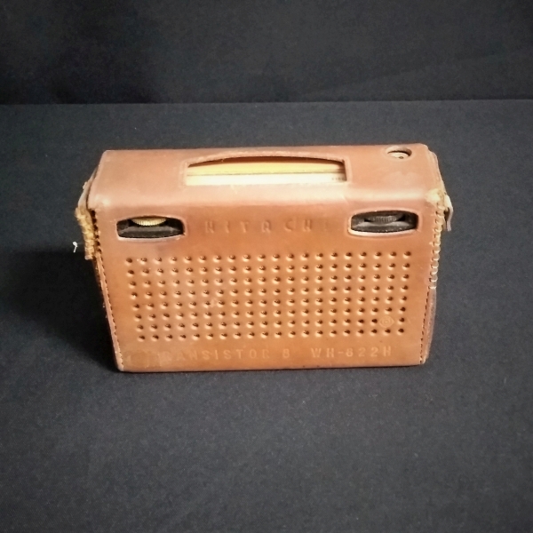 Rádio HITACHI Transistor 8 WH-822H (17x11x5,5cm)