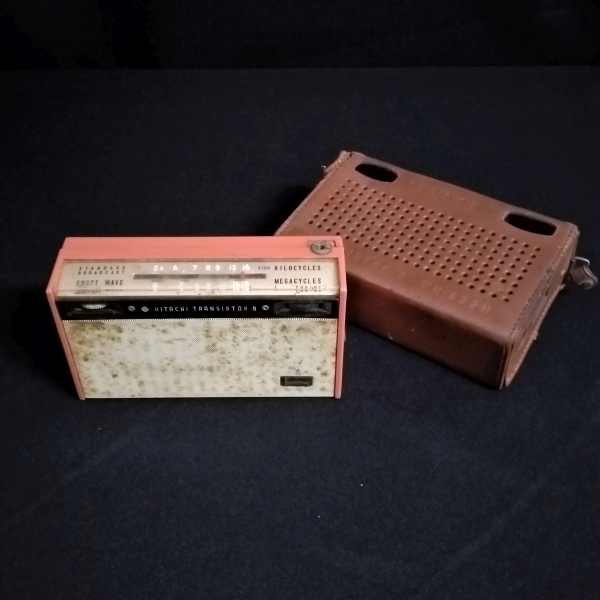 Rádio HITACHI Transistor 8 WH-822H (17x11x5,5cm)