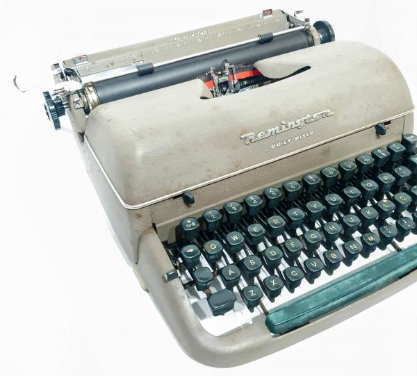 REMINGTON - Antiga e clássica máquina de escrever de ót