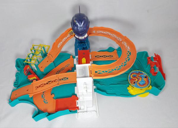 Pista de corrida Hot Wheels, Mattel 2008, Tubarão. Medidas fechada