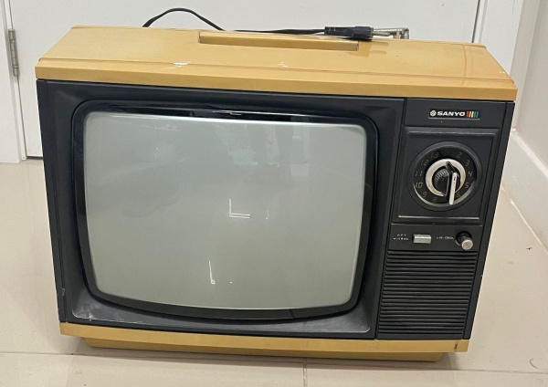 tv sanyo ctp3722 antiga / Antiga TV colorida SANIO anal