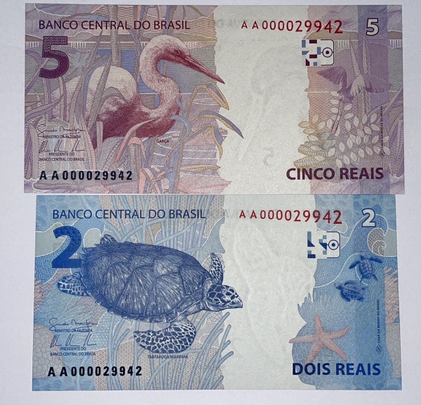 2 notas de 100 reais 2° Família do real sequenciais-JI - Trato Feito Sao  Paulo numismática, colecionáveis e Cafeteria