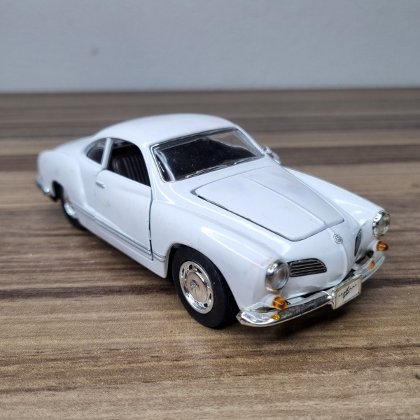 SunnySide - SS 5742 - 1966 Volkswagen Karmann Ghia - Es