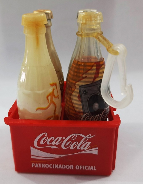 Lote de diversos bonequinhos (Coca Cola Geloucos. Qualq