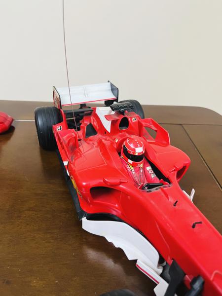 MEIJAXIN TOYS R/C - FERRARI F2005 - ESCALA 1/10, Medindo 45 cm