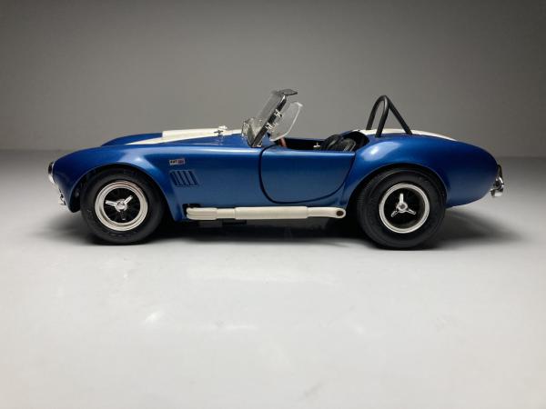 Shelby Cobra 427 Azul - ERTL Escala 1/18 miniatura em m