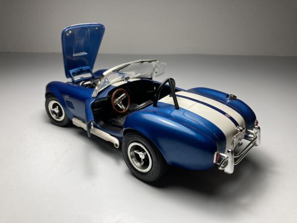 Shelby Cobra 427 Azul - ERTL Escala 1/18 miniatura em m