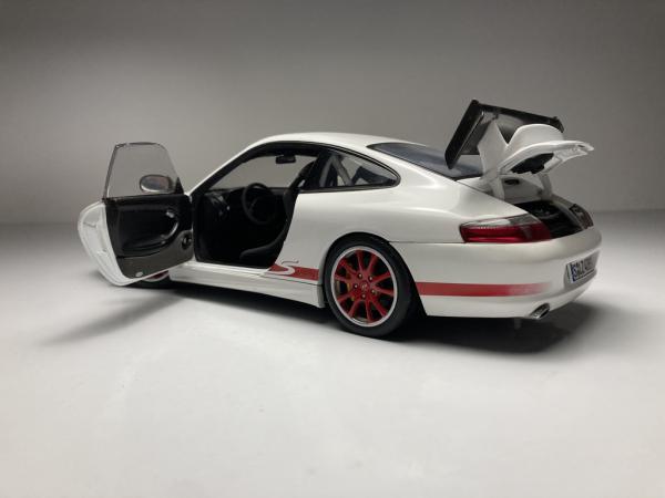 Porsche 911 996 GT3 RS Branco - AutoArt *Possui caixa o