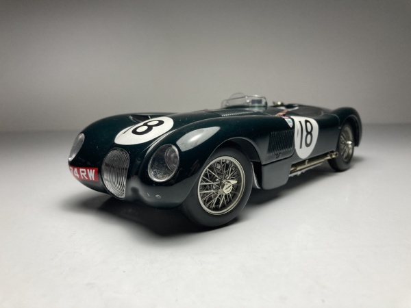 BMW 328 Roadster LeMans 1939 Branca - AutoArt *Possui d