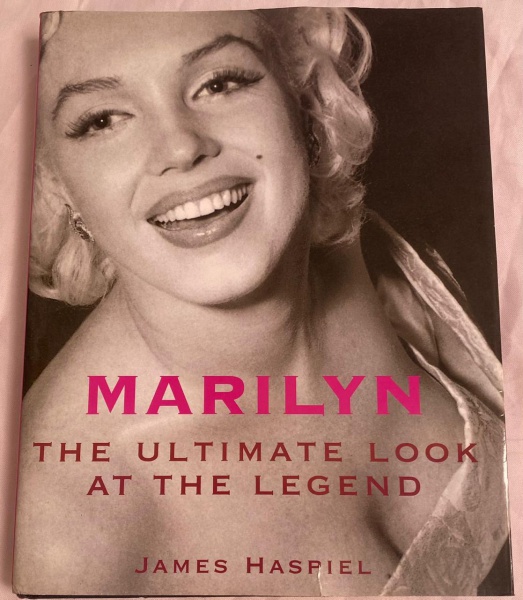 Marilyn The Ultimate Look At The Legend Autor James 5109