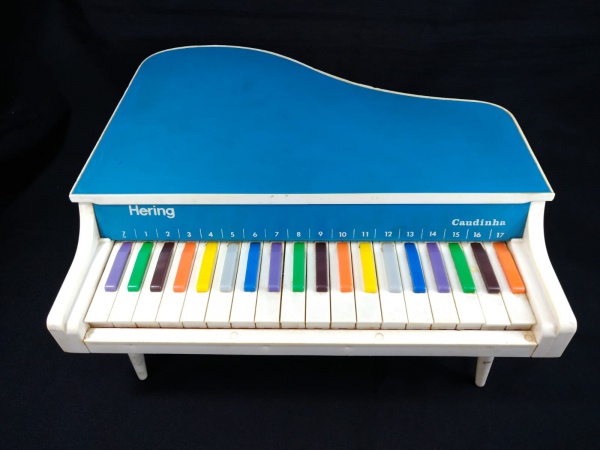 Antigo Piano Infantil Hering