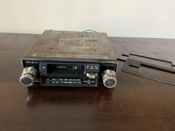 TKR, CARA PRETA - RARO E ANTIGO RÁDIO TOCA FITAS AUTOMOTIVO
