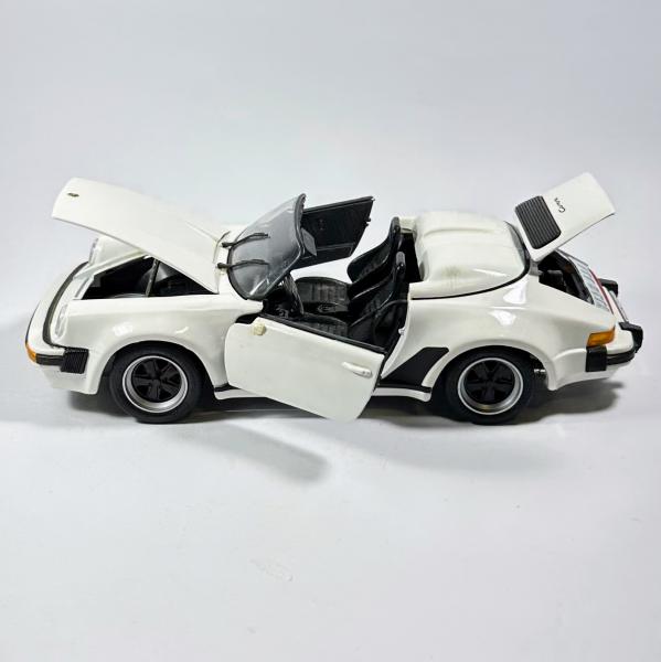 Maisto - Porsche Speedster 911 - 1989 - Escala 1/18 - M