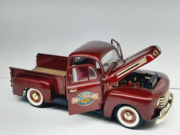 Miniatura em metal 1948 Ford F-1 Pickup - Marca: Road Legends