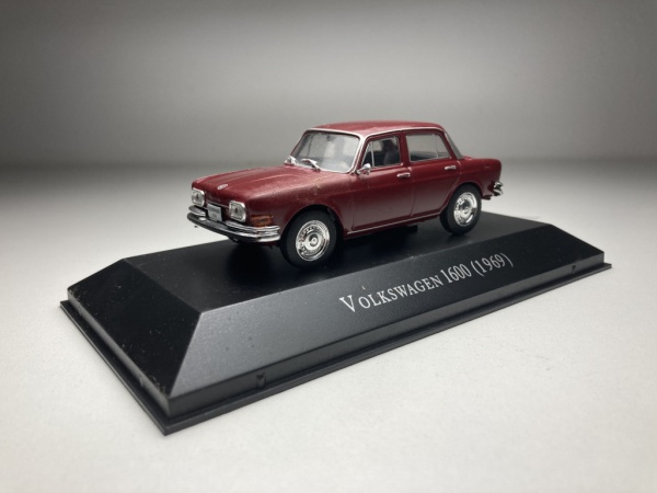 Volkswagen 1600 1969 Vermelho Escala 1/43 miniatura em