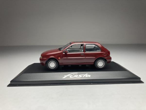 Ford Fiesta Vinho - Minichamps Escala 1/43 miniatura em