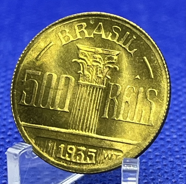Curiosidade do dia: moeda de 5 reais, em estojo e com certificado da Casa  da Moeda do Brasil. Essa é uma das comemorativas das olimpíadas. É uma moeda  de coleção, ou seja