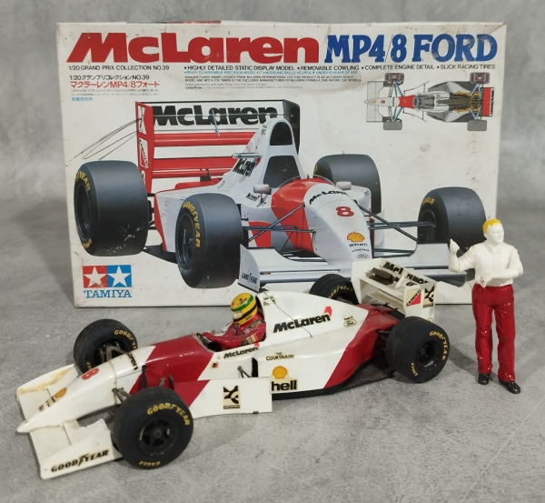 Carrinho Team Lotus J.P.S Mk. III. Miniatura reduzida.