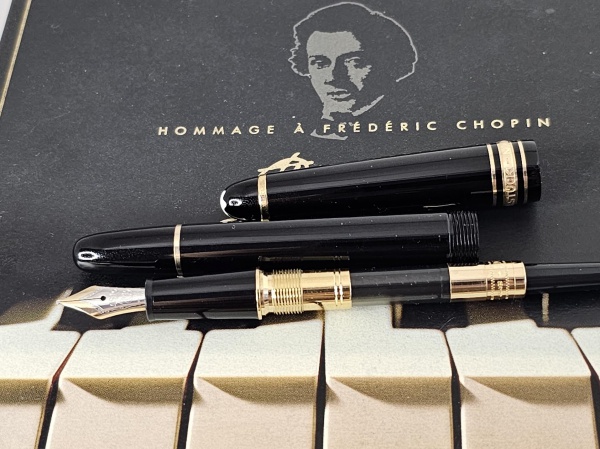 Canetas . Caneta original Montblanc da série Meisterstuck. Modelo foto 3