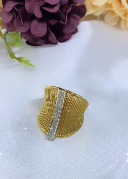 Joias . ANEL SOLITÁRIO DE DIAMANTE EM OURO AMARELO 18K - DIAMAN foto 5
