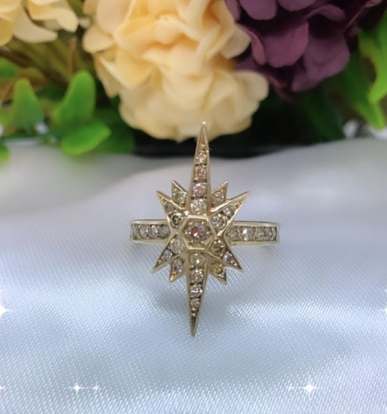 Joias . ANEL DE ARTE MODERNA, EM OURO AMARELO 18K - DIAMANTES B foto 7