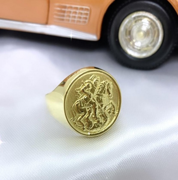Joias . ANEL MASCULINO COM COROA, EM OURO AMARELO 18K - DIAMANT foto 1