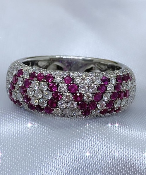Joias . ANEL DE ESMERALDA OVAL EM OURO AMARELO 18K - COM DIAMAN foto 5