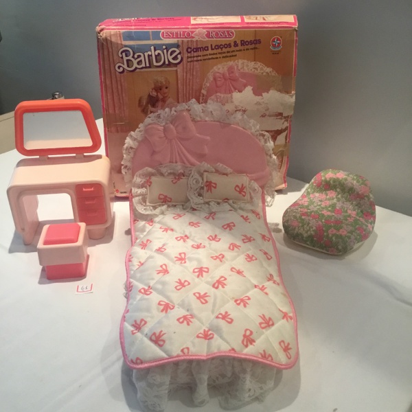 ESTRELA- Complemento da Boneca Barbie Cama Laços e Rosas`