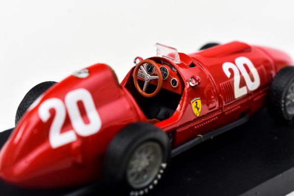 Miniatura Carro de Corrida Antigo Ferrari F1 - Vermelho 08 em metal