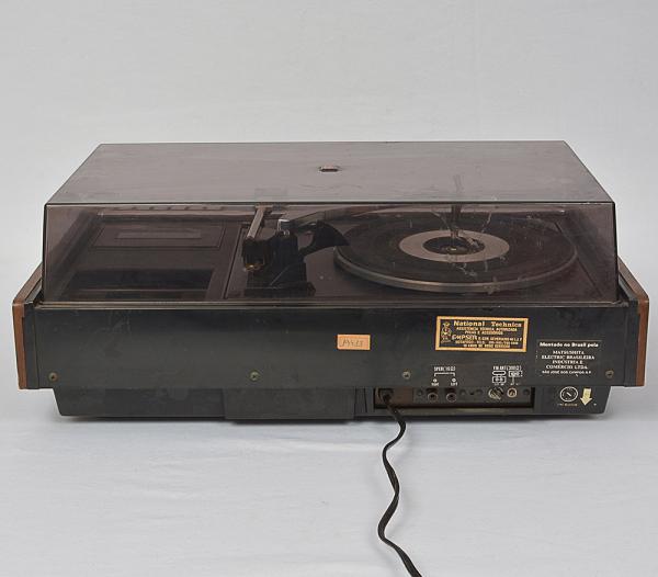 VINTAGE - Antigo rádio vitrola National Panasonic Model SG- 1050A