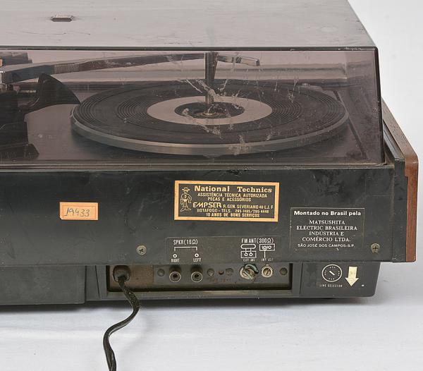 VINTAGE - Antigo rádio vitrola National Panasonic Model SG- 1050A
