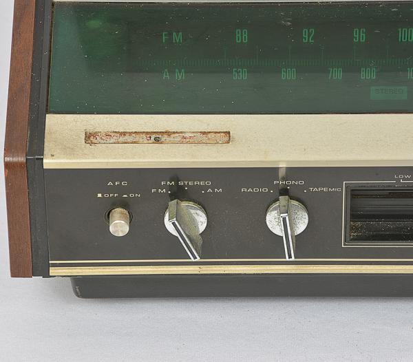 VINTAGE - Antigo rádio vitrola National Panasonic Model SG- 1050A