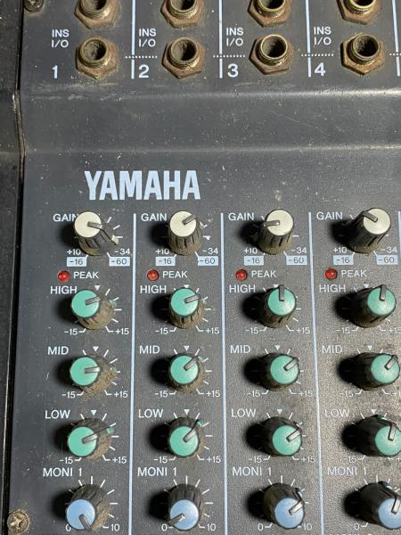 COLECIONISMO - YAMAHA (EMX 2000) Powered Mixer - Mixer