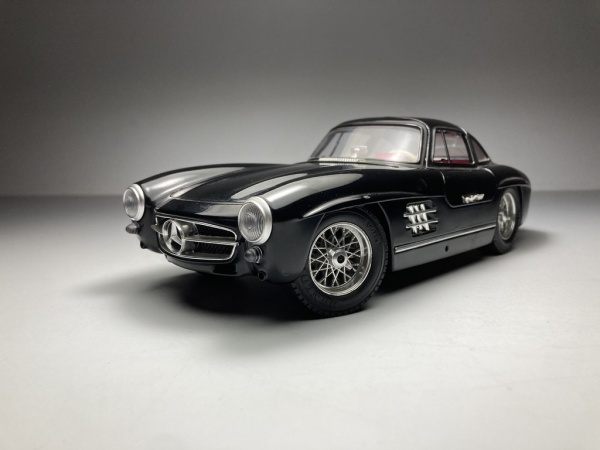 Mercedes Benz 300 SL Preto Burago Escala 1/18 miniatura