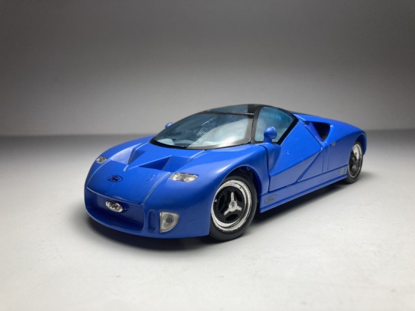 Ford GT90 Azul Escala 1/24 miniatura em metal diecast.