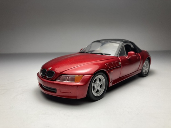 BMW 850i Verde Escala 1/24 miniatura em metal diecast.