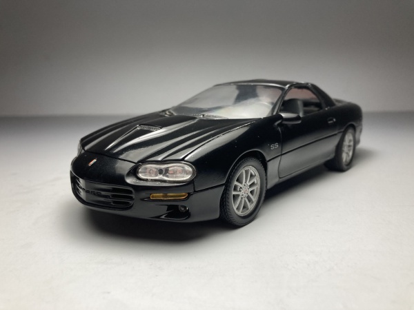 2002 Chevrolet Camaro SS Preto - Welly Escala 1/24 mini