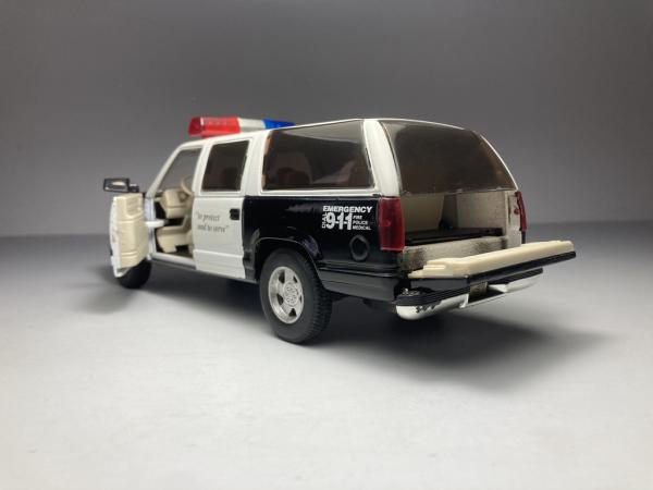 1993 Chevrolet Suburban ミニカー 1/24 アメ車 1/24 1993 CHEVROLET SUBURBAN – Dream Team Collectibles
