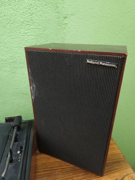 National Panasonic modelo SG 1020 L, três em um (AM-FM,