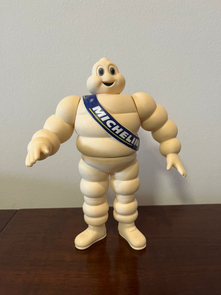 Brinquedo: Antigo Boneco mascote da MICHELIN pneus, Original (vide foto com  marca registrada). Braços, cabeça e cintura articuláveis. Medida aproximada  20 cm de altura. RARIDADE! Ótimo estado de conservação!!!