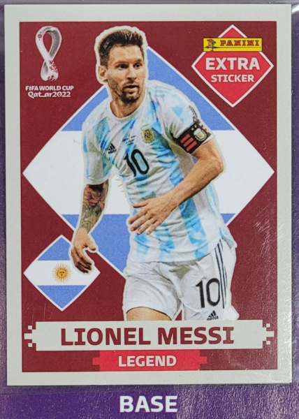 Figurinha do álbum da copa 2022 rara messi legend prata em João