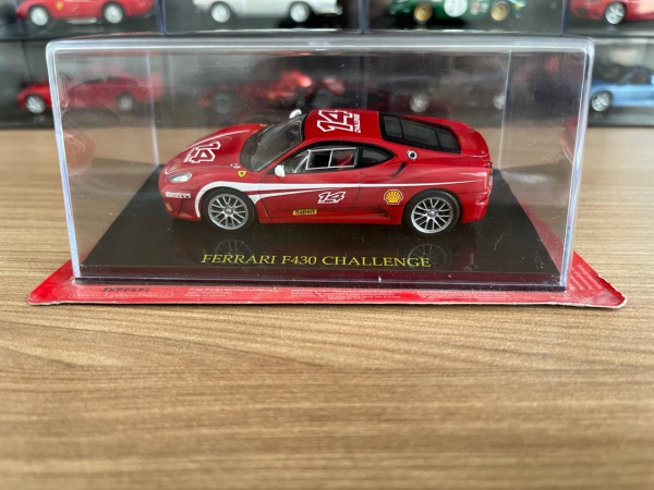Miniatura carrinho Ferrari F430 Challenge. Coleção Ferr