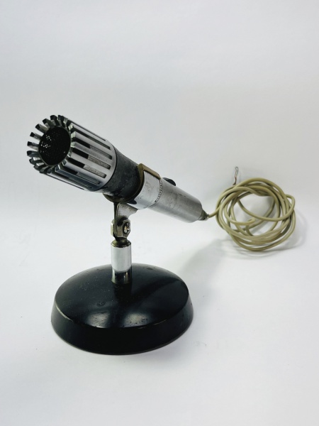 AIWA - DYMANIC MICROFHONE -DM 51 - FABRICADO PELA AIWA - MADE IN