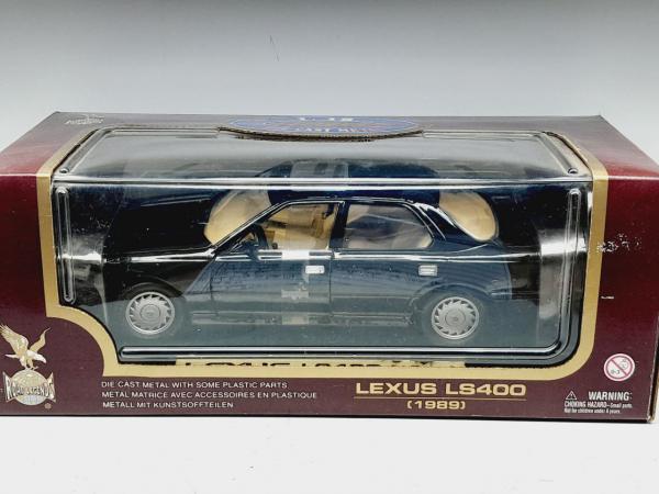 Miniatura em metal Lexus LS400 1989 - Marca: Road Legends - Escala